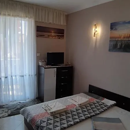 Sarafovo Laguna 公寓 *